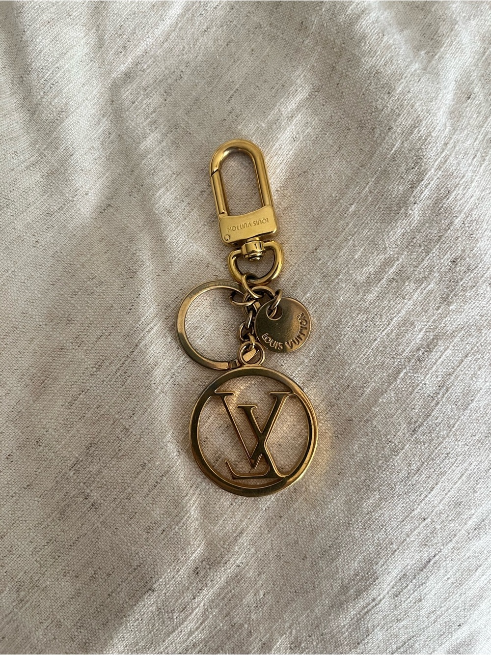 Louis Vuitton Gold Tone LV Circle Key Ring Charm